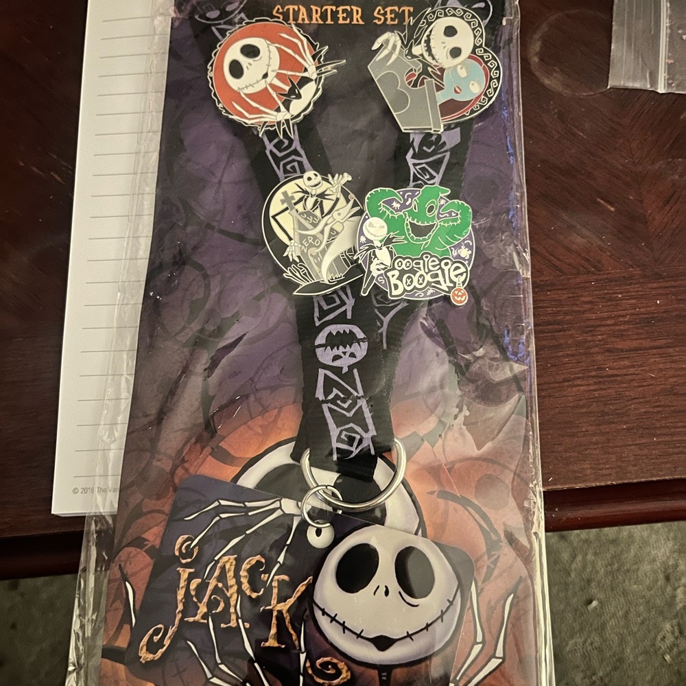 2008 Disney pin starter set